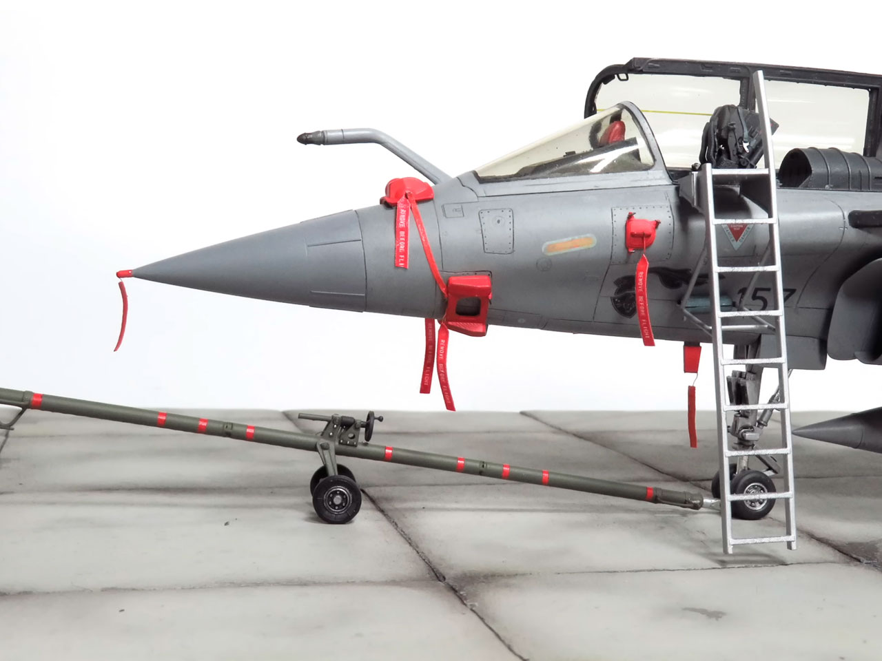 A fully corrected and super-detailed Revell Rafale C / FUN CLUB