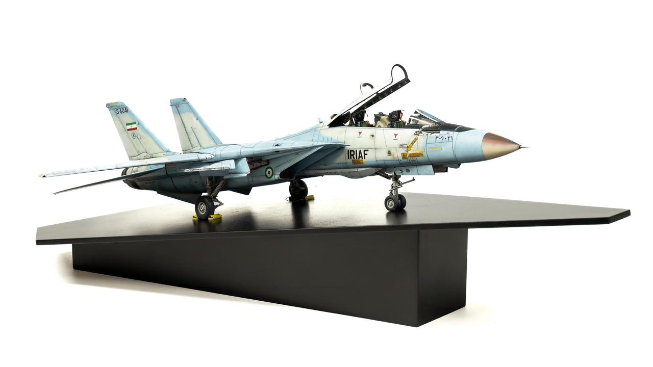 Stunning F-14 Tomcat build by modeler Michael Schröde / FUN CLUB