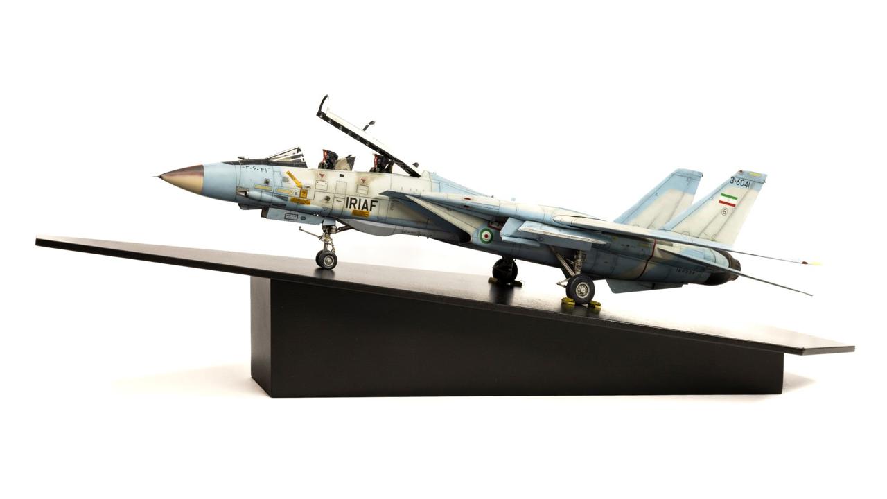 Stunning F-14 Tomcat build by modeler Michael Schröde / FUN CLUB